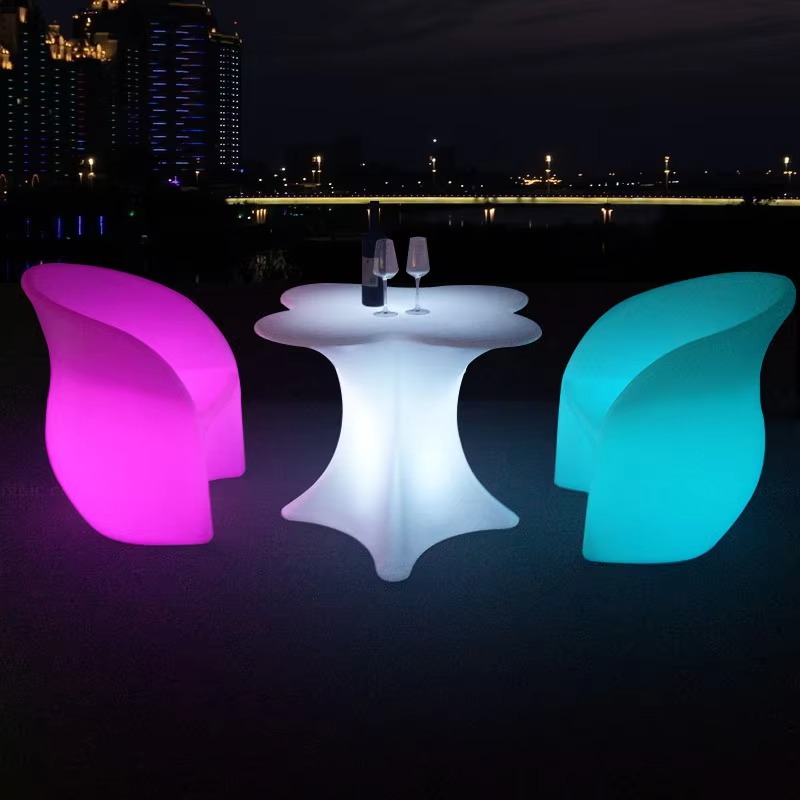 Outdoor Furniture In Sale - โต๊ะและเก้าอี้บาร์พลาสติกราคาถูกจากโรงงาน ไฟ LED ชาร์จได้ ทันสมัย สำหรับใช้งานกลางแจ้ง